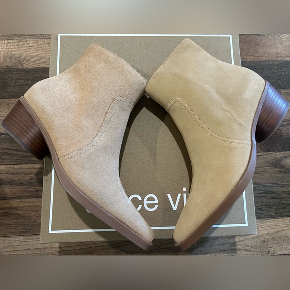 Dolce Vita Camel Ankle Booties - Picture 12 of 14